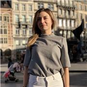 Sono una studentessa universitaria di lingue, offro ripetizioni di inglese e aiuto compiti